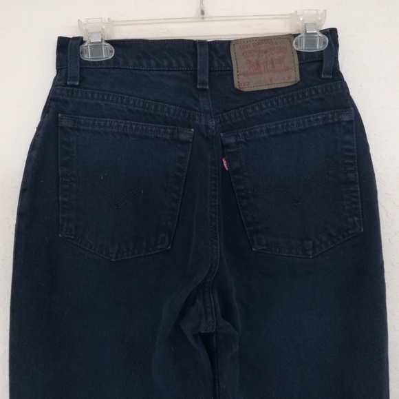 Vintage Dark Blue Slim Fit Tapered Levi's Jeans - Picture 5 of 8